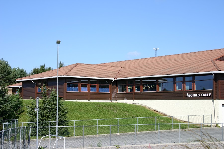 Ågotnes skule - Svømmebasseng