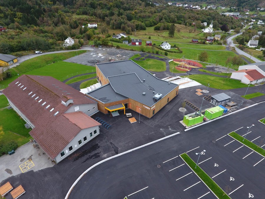 Tysnes skule svømmebasseng