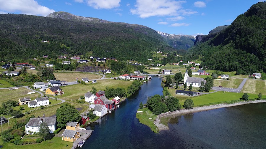 Strandebarm symjehall